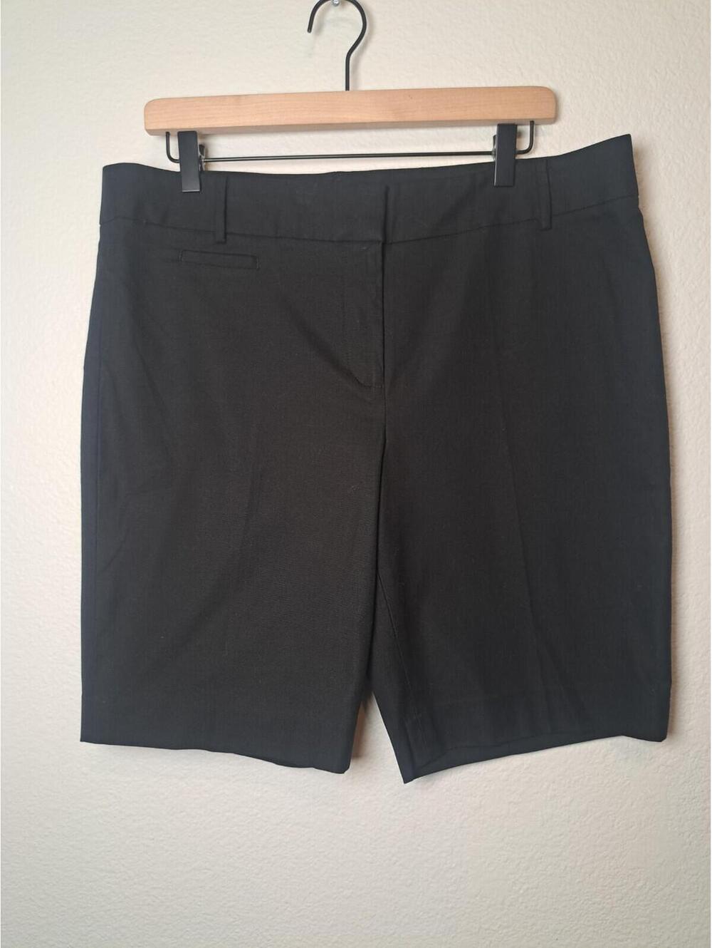 LOFT Career Classic Black 20 Inches  Shorts Size 10